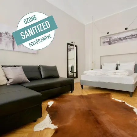 Standard By Hi5 - Steindl Street