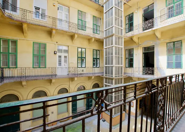 Standard By Hi5 - Steindl Street